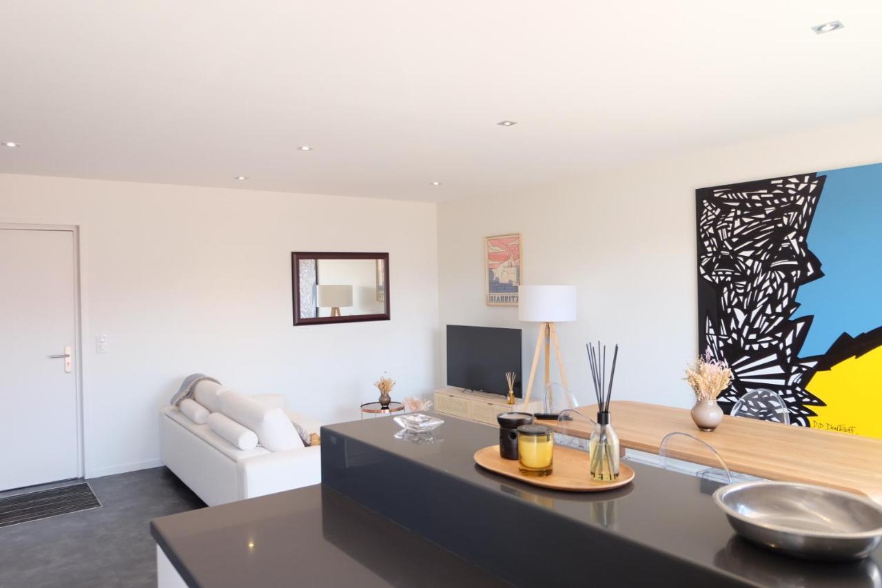 Magnifique Appartement, En Hyper Centre, Avec Terrasse Et Place De Parking Биарриц Экстерьер фото